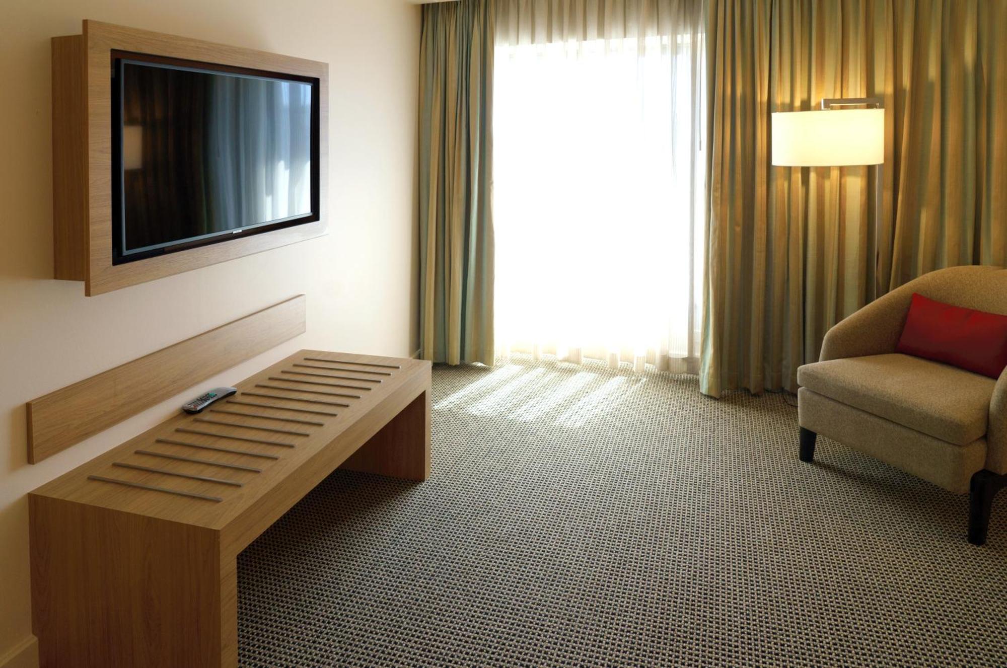Raffles Suite,1277330275:JPEG