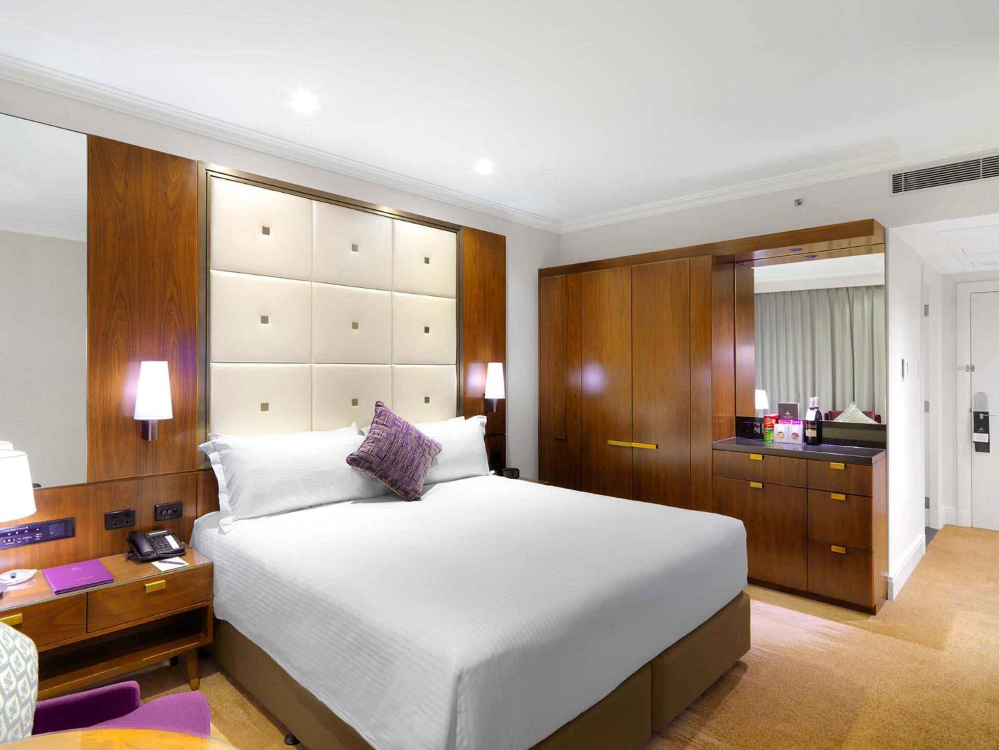Deluxe Tower King Room