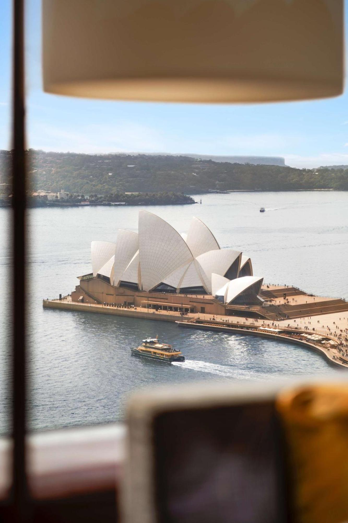 Executive Sydney Harbour Suite with Club Lounge Access