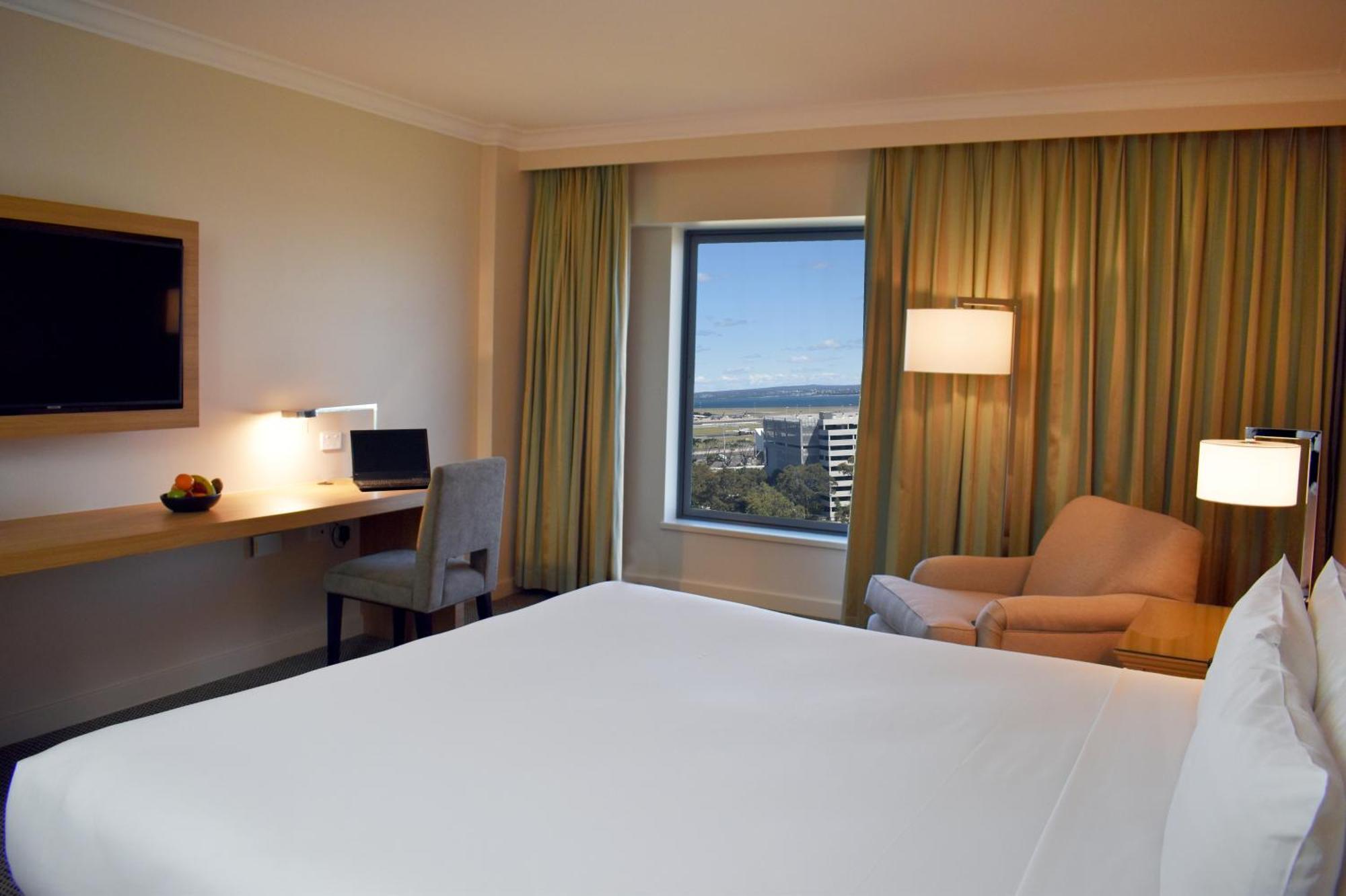 Deluxe King Room Airport View
