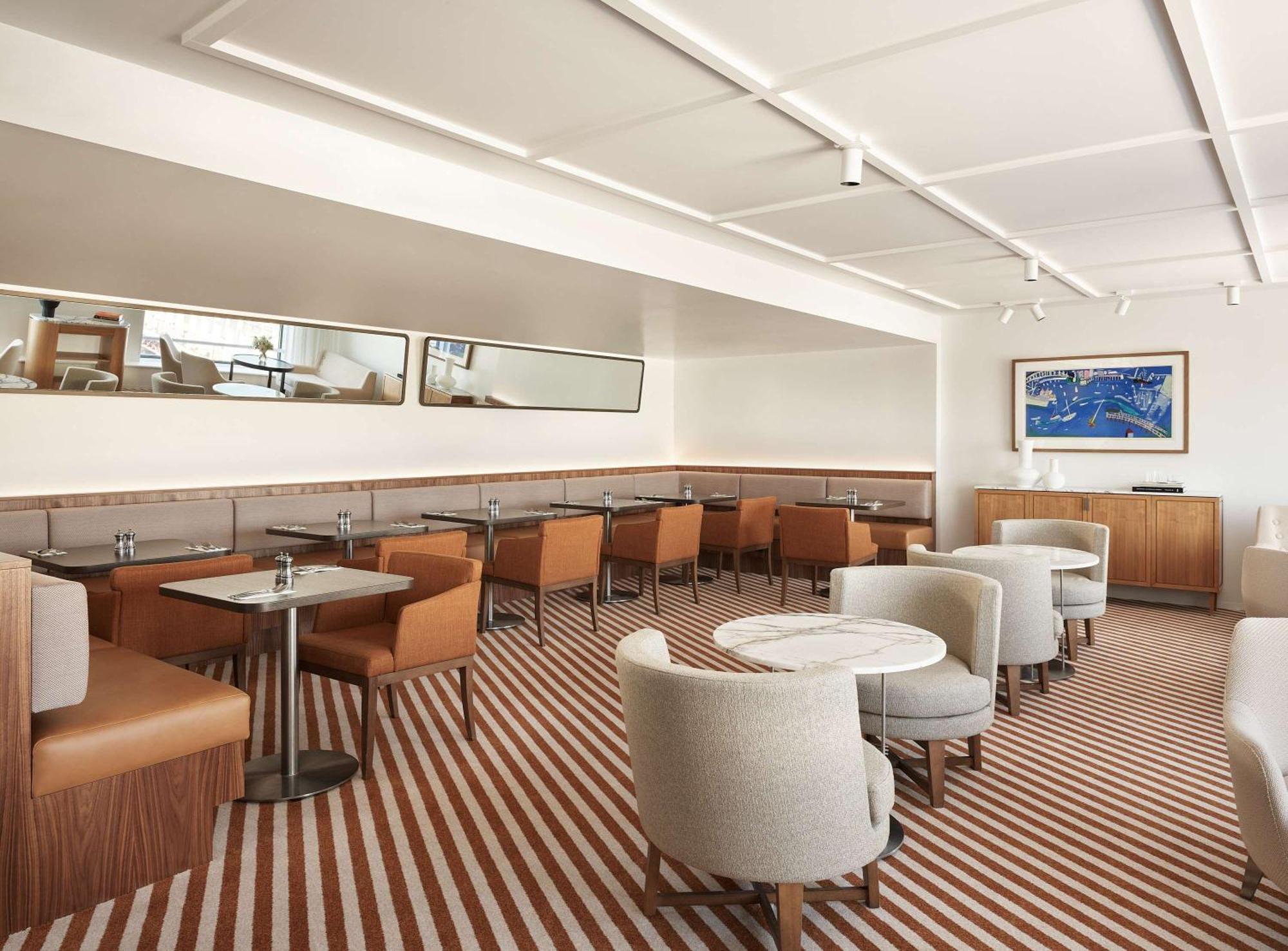 King Room Darling Harbour View Club Access