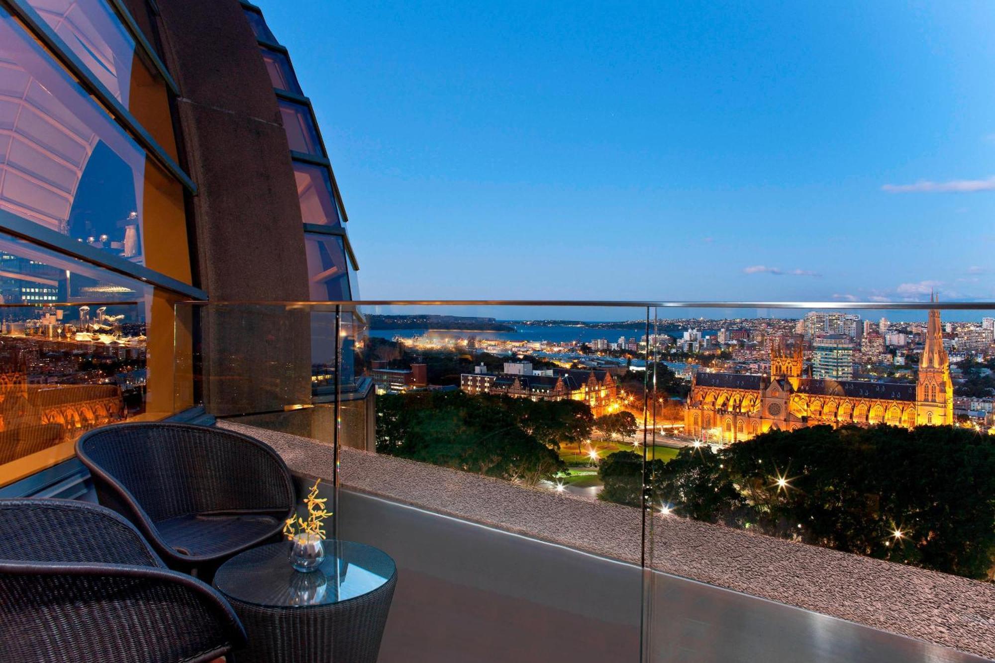 Hyde Park Suite Club lounge access 1 Bedroom Suite 1 King