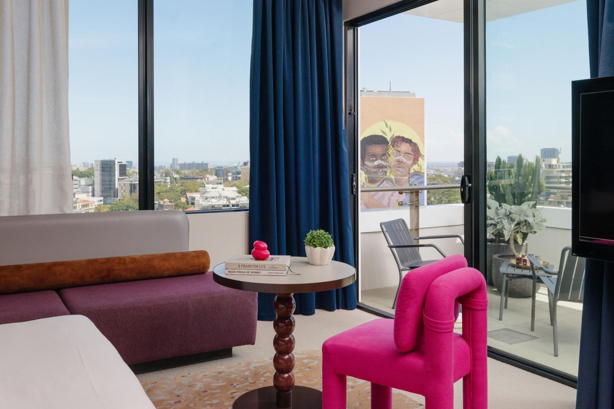 King Suite Balcony City Skyline View High Floor