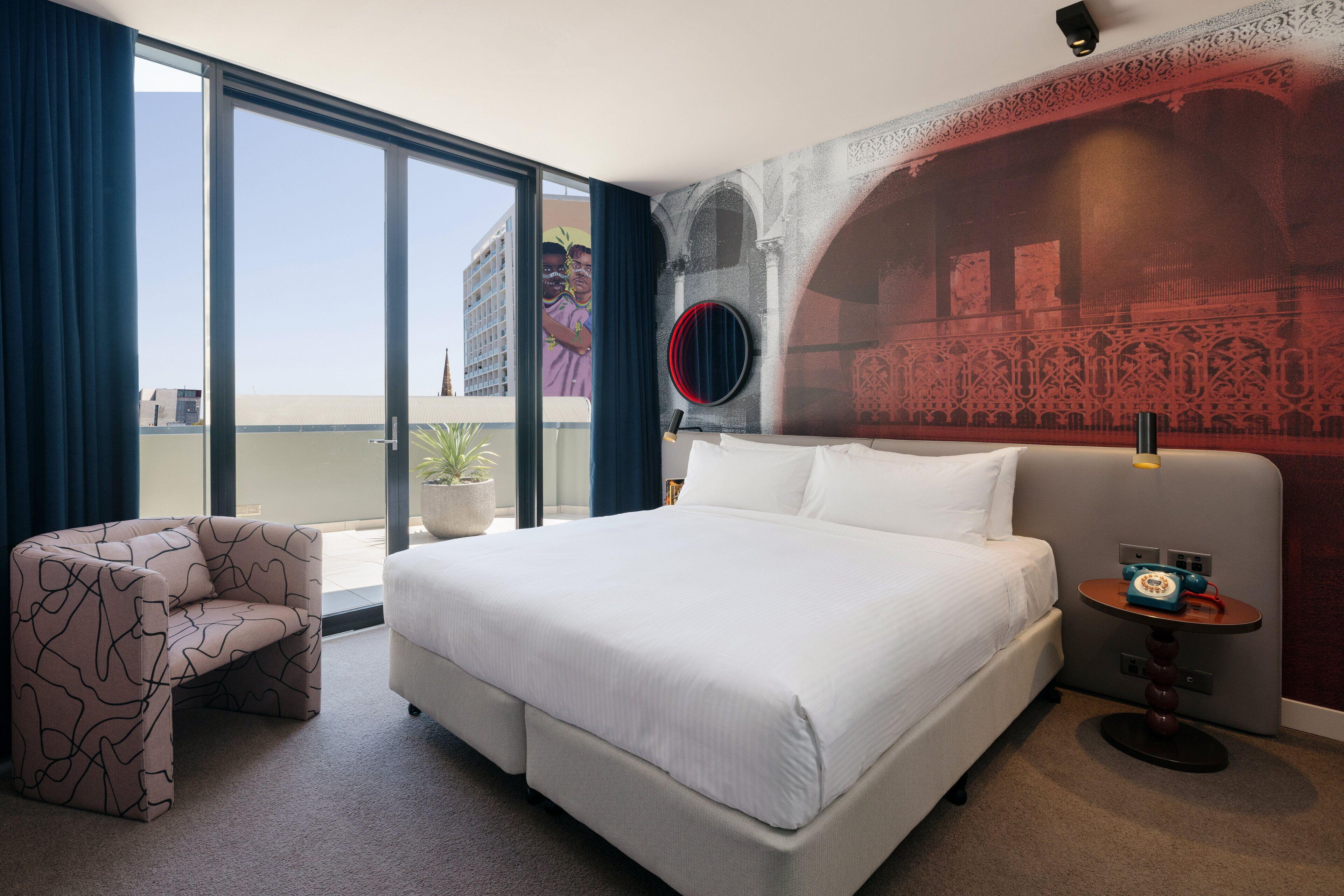 One-Bedroom Suite City Skyline View Terrace Access