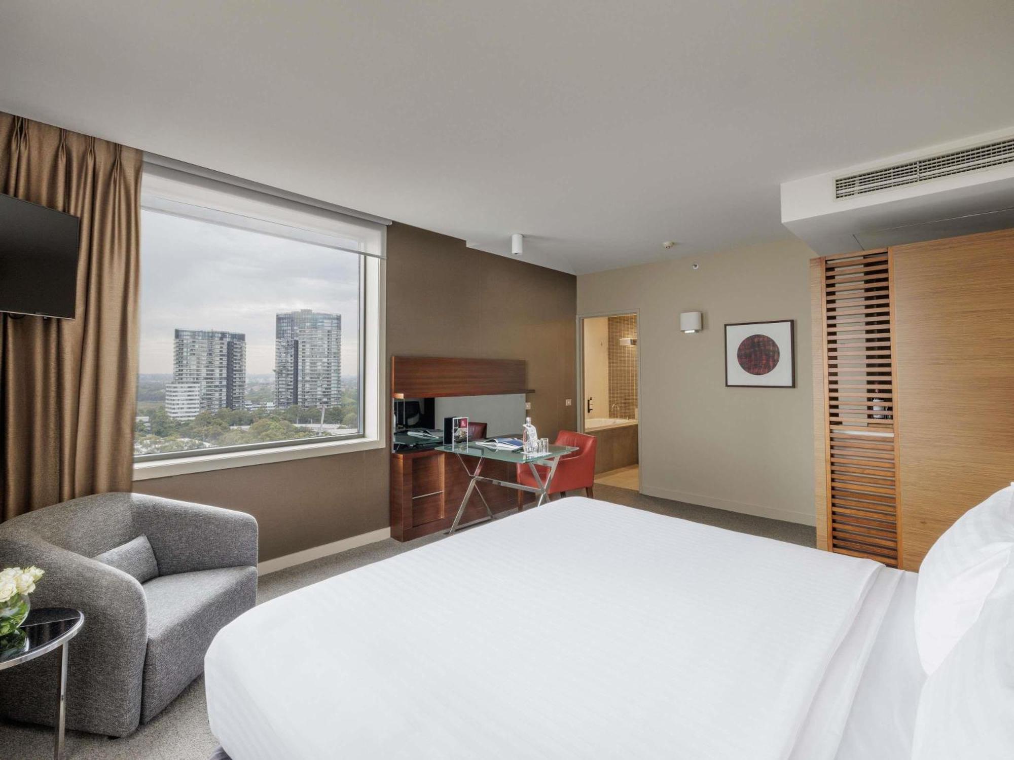 Deluxe King Room