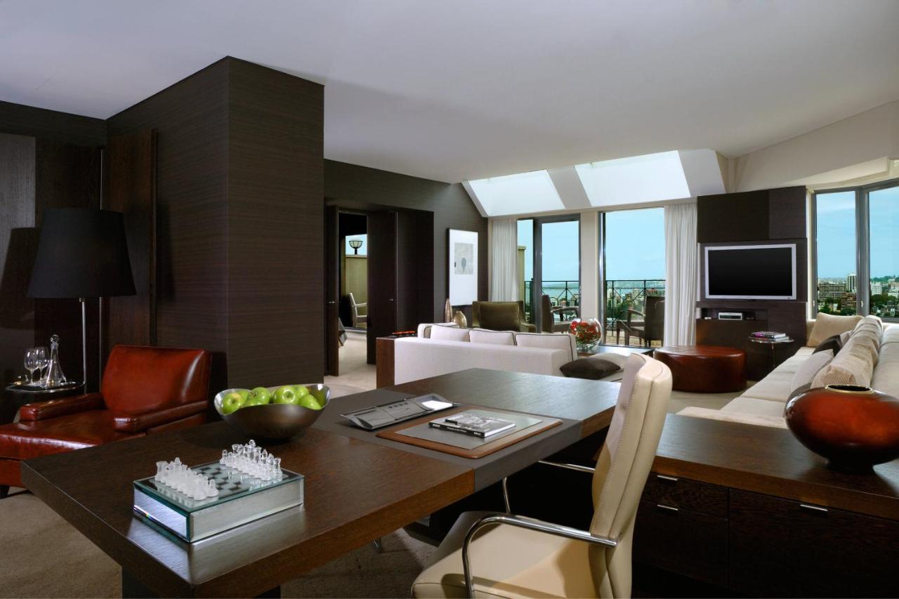Royal Suite Club lounge access 1 Bedroom Suite 1 King,1164219027:JPEG