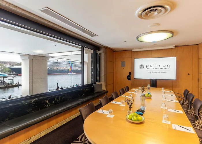 Pullman Quay Grand Sydney Harbour Hotel